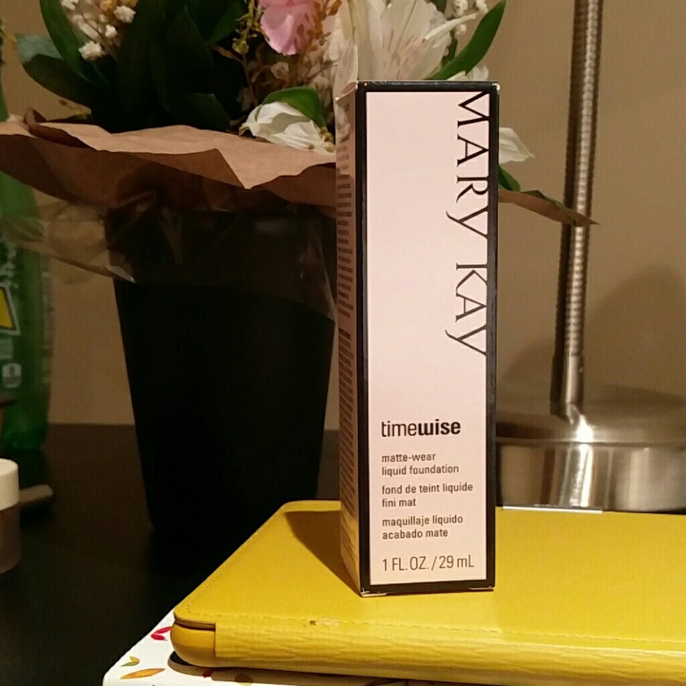 Mary Kay Timewise Matte-Wear Liquid Foundation